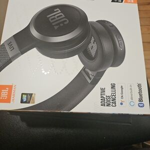 JBL Black Wireless Headphones